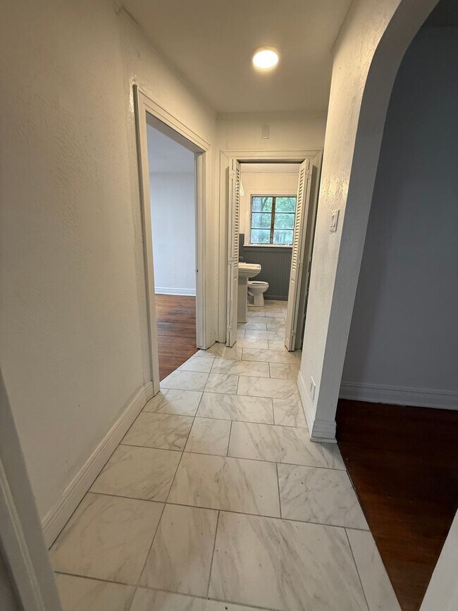 Building Photo - 1114 N 39th St