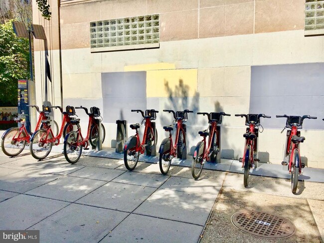 Building Photo - 2301 Champlain St NW