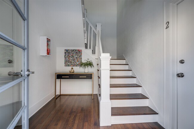 Building Photo - 601 Bomar St