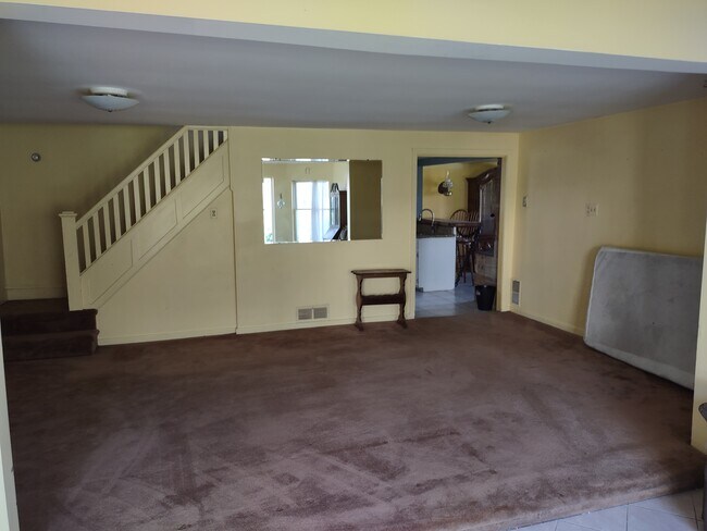 Building Photo - Nana's House