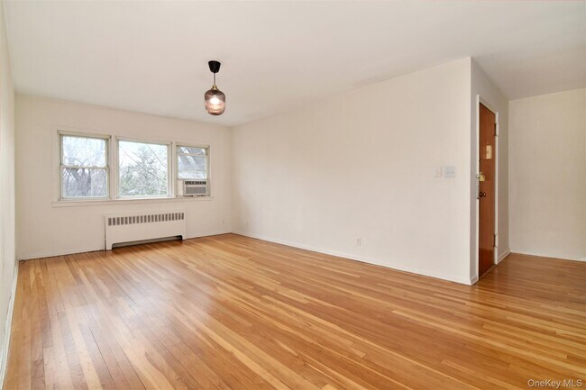 Building Photo - 140 N Broadway