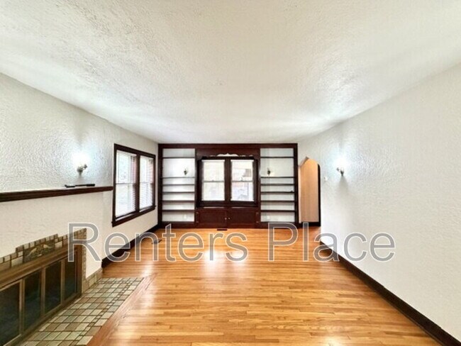 Building Photo - 5524 S Owasso Ave
