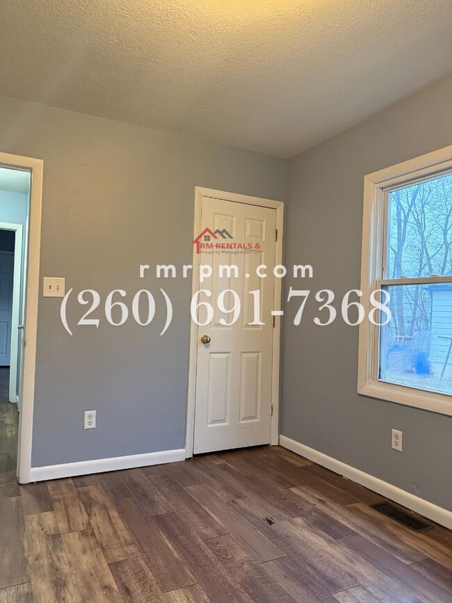 Building Photo - 1220 Fairview Ave