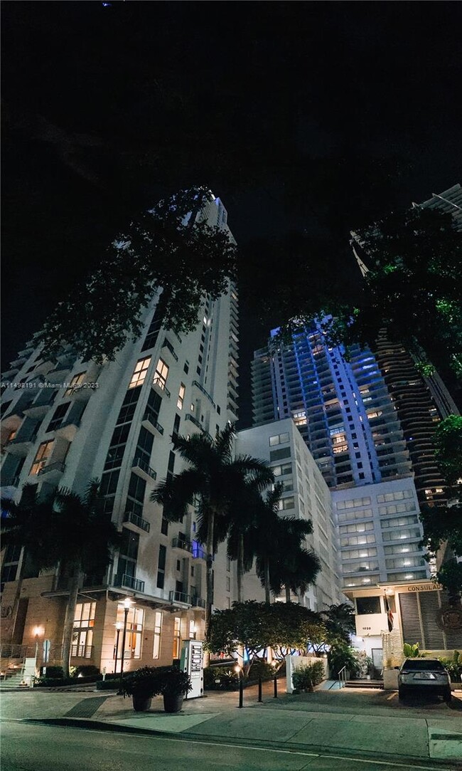 Building Photo - 1050 Brickell Ave