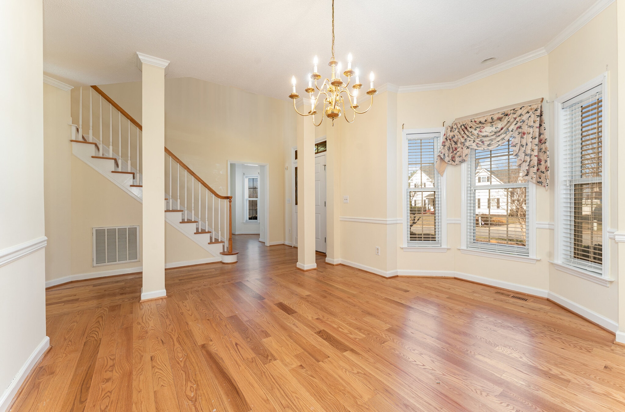 Building Photo - 4332 Southern Oak Dr