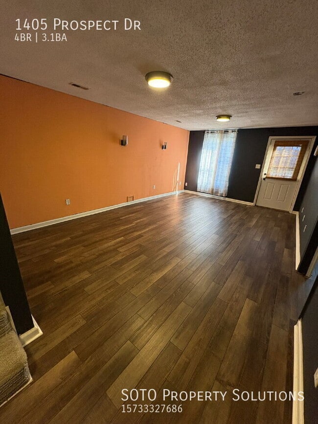 Building Photo - 1405 Prospect Dr