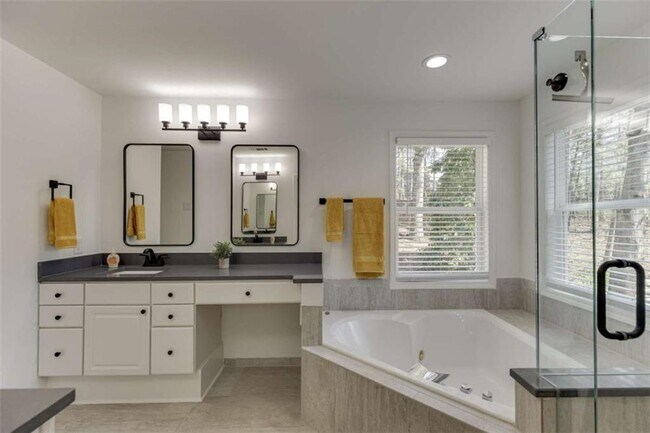 Building Photo - 1840 Oak Tree Hollow