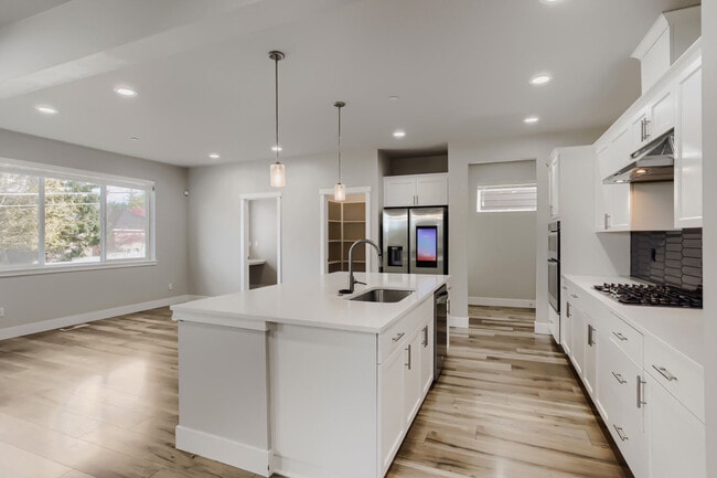 Building Photo - 8516 SW Hamilton Ter