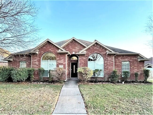 Primary Photo - 1103 Miramar Ave