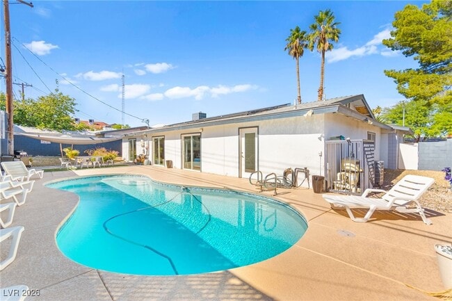 Building Photo - 1531 Commanche Dr