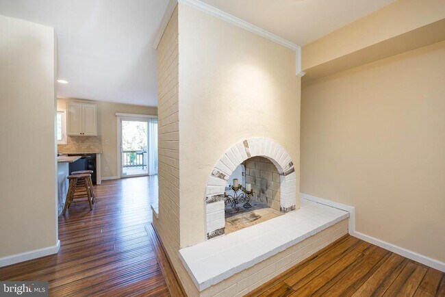 Building Photo - 3930 Gatehouse Lane