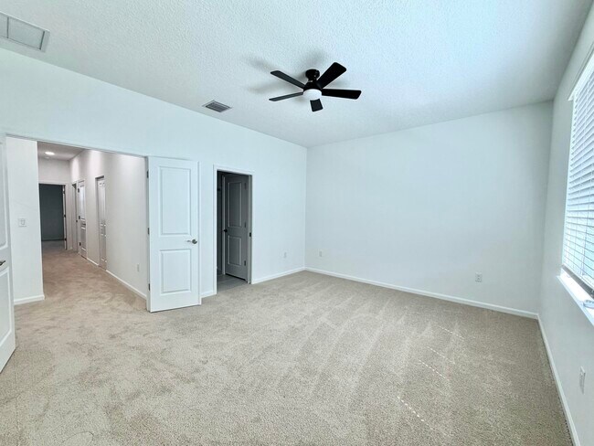 Building Photo - 4093 S Longwood Lk Sq