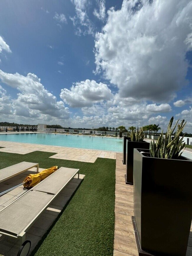 Building Photo - 5252 NW 85th Ave