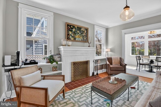 Building Photo - 3365 Runnymede Pl NW