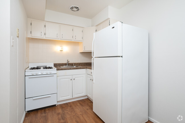 2BR, 1BA - 720 SF - Mackenzie Place