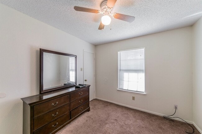 Building Photo - 7512 Down Hill Dr