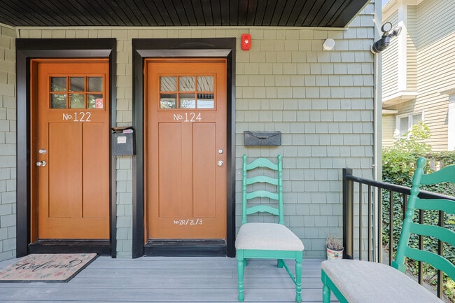 Building Photo - Elmgrove Ave