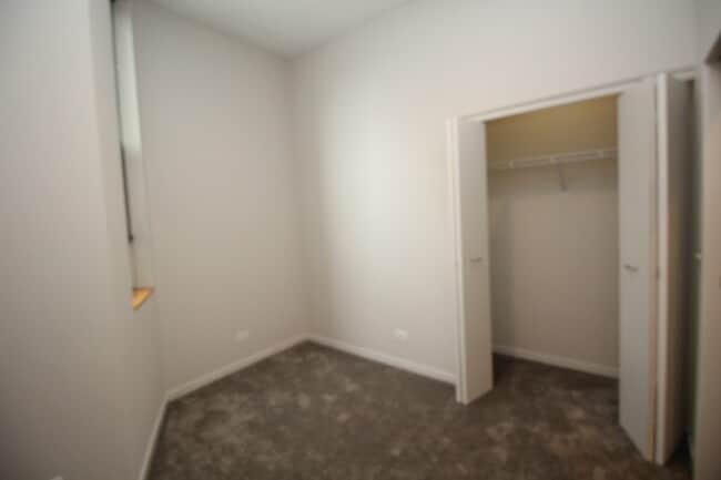 Building Photo - 1540 W Fullerton Ave