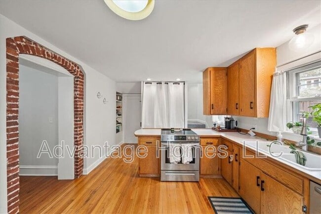 Building Photo - 4523 Wyoming St