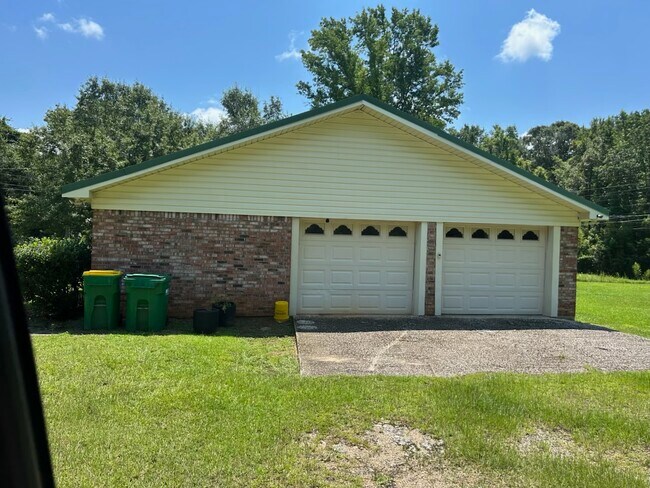 Building Photo - 3636 Big Point Rd