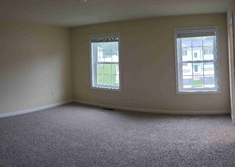 Building Photo - 113 Meadowbrook Ln