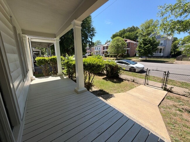 Building Photo - Charming 4bdrm/1.5bth Home Located in Richmond's North Highland Park w/Balcony!!