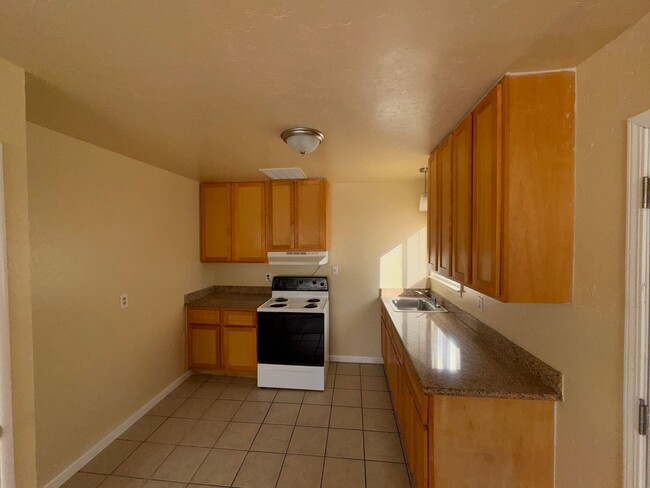 Primary Photo - Cute 2 Bedroom