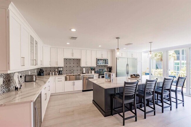 Building Photo - 1125 W Peppertree Dr