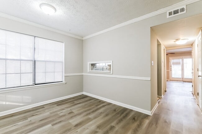 Building Photo - 5424 Park Pl S