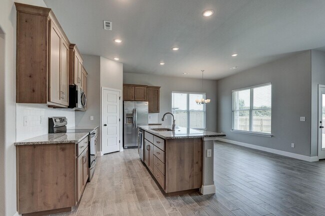 Building Photo - 802 Delaney Dr