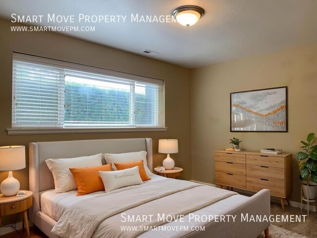 Building Photo - 8800 Craydon Dr