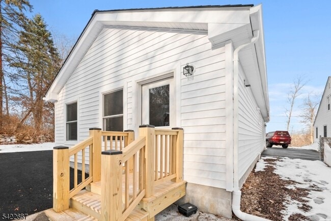 Building Photo - 7 Mountain Rd