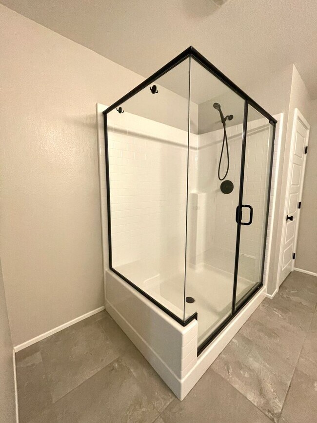 Building Photo - Beautiful Home in Valley Vista Available S...