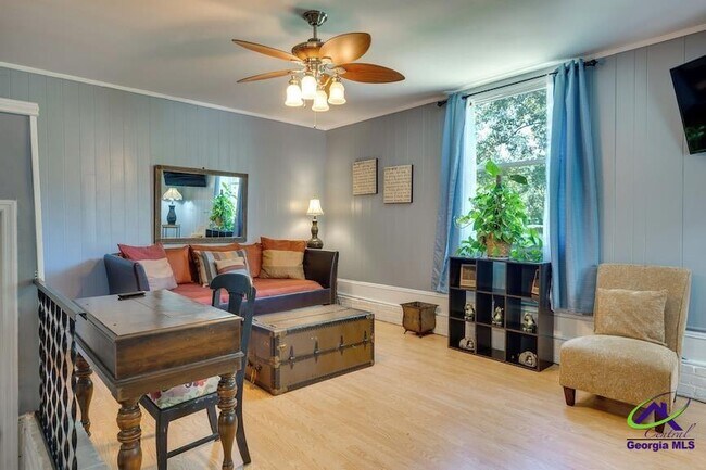 Building Photo - 422 Forrest Dr