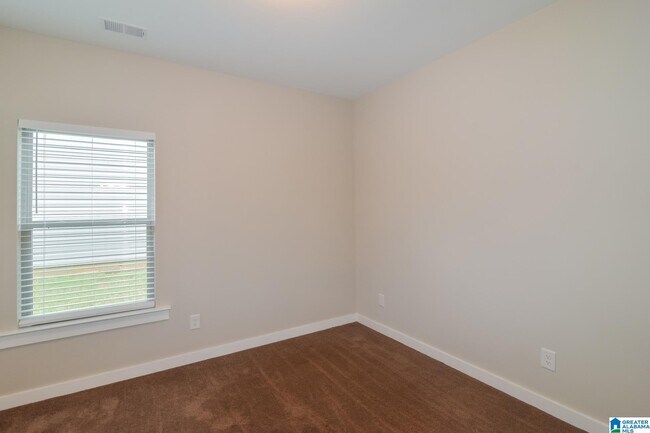 Building Photo - 166 Park Dr N