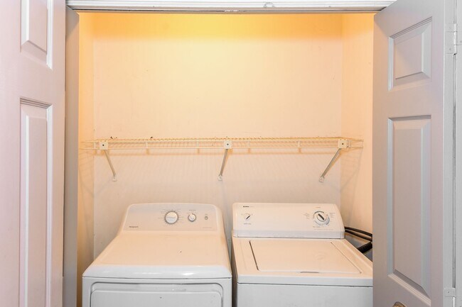 Building Photo - 1312 Brandl Dr SW