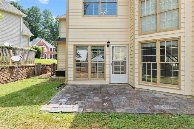 Building Photo - 2878 Calhoun Square