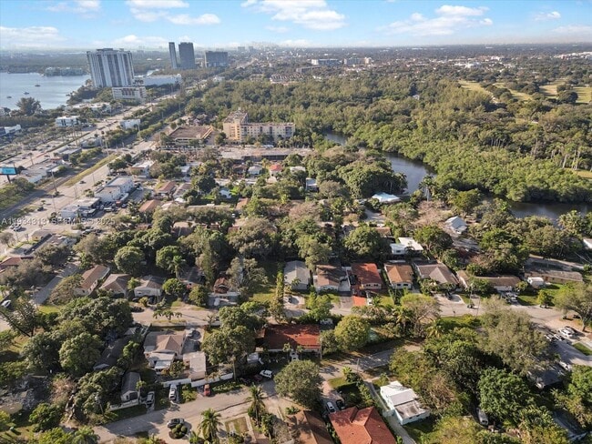 Building Photo - 2512 NE 182nd Terrace
