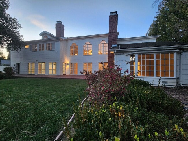 Building Photo - Extraordinary Atherton Estate with Cottage...