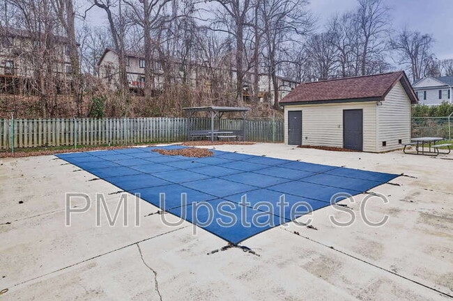 Building Photo - 100 Buttercup Way