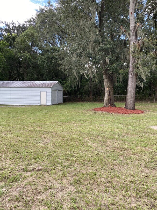 Building Photo - 740 Knowles Rd