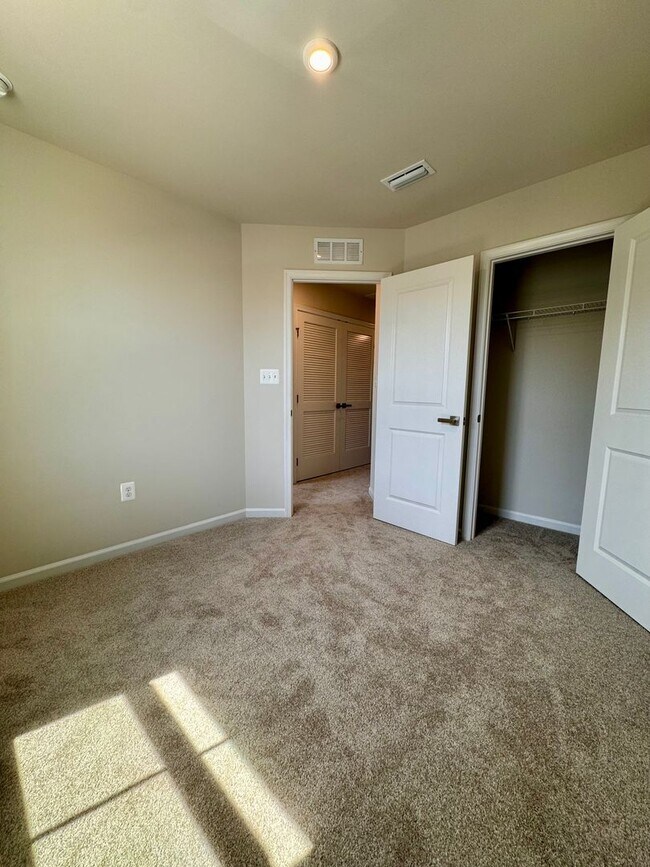 Building Photo - 2905 Orchard Ridge Lane