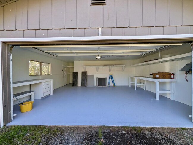 Building Photo - 9042 Monument Dr