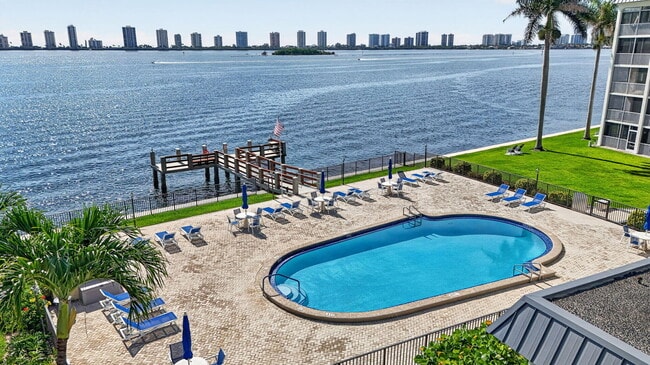 Building Photo - 100 Paradise Harbour Blvd