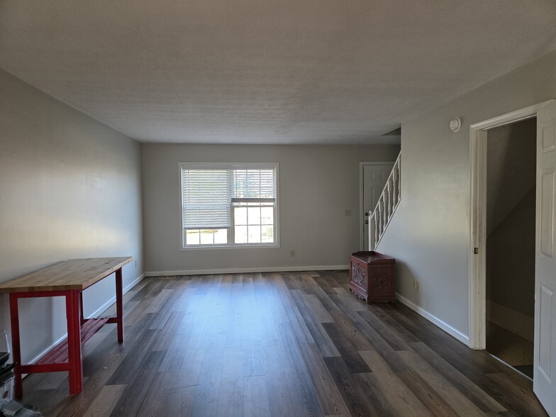 First floor - 2215 Reservoir St