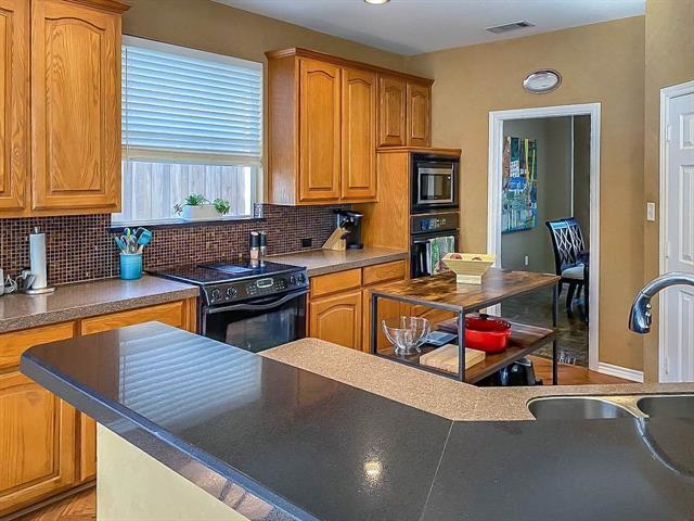 Building Photo - 11425 Ironhorse Dr