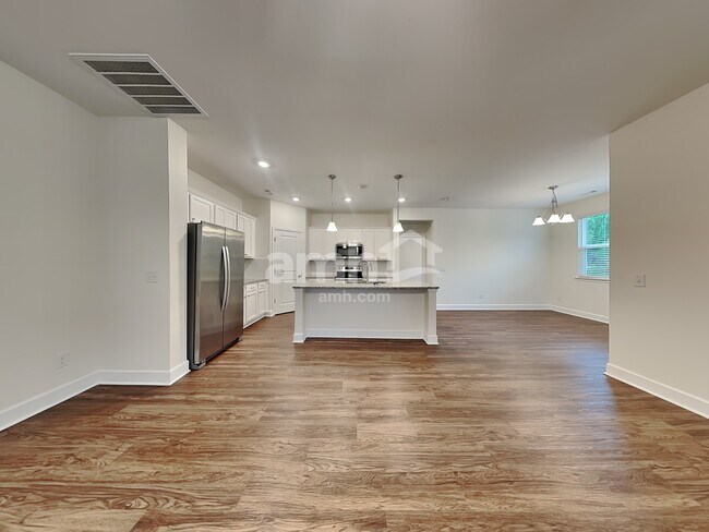 Building Photo - 3110 Esquire Dr