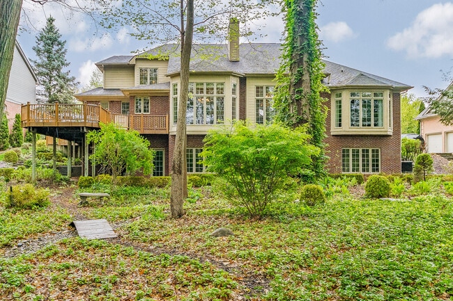 Building Photo - 16646 Brooklane Blvd