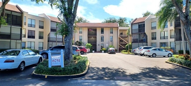 Building Photo - 6751 N University Dr