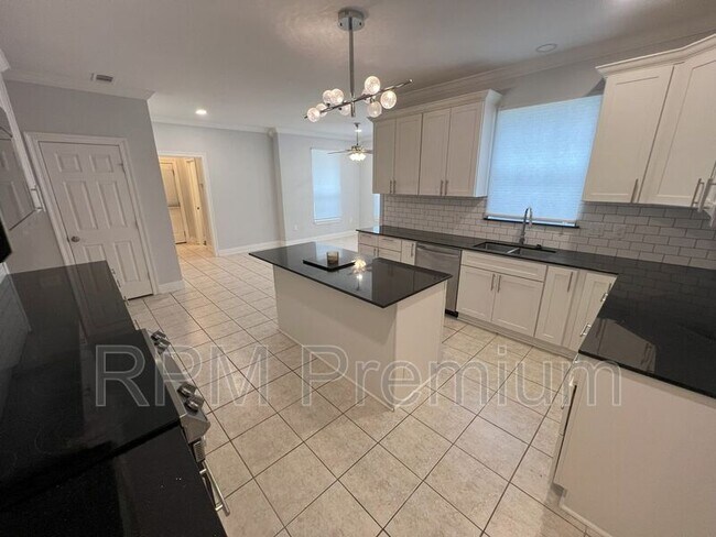 Building Photo - 7850 Greenwell St